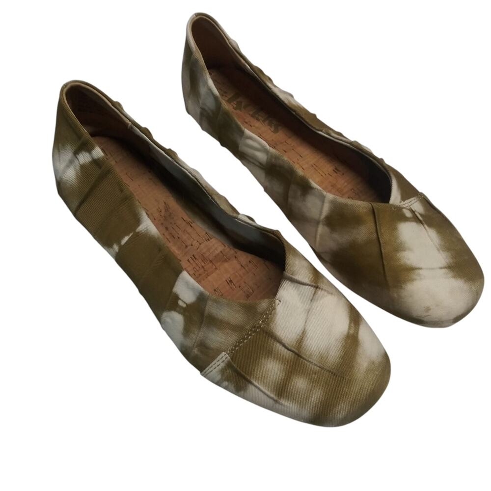 Korks Palmer Ballet Flat Loafer Pleated Fabric Khaki White Tie Dye Size 8.5